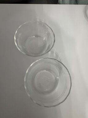 PYREX Glass Bowls - Set of 2